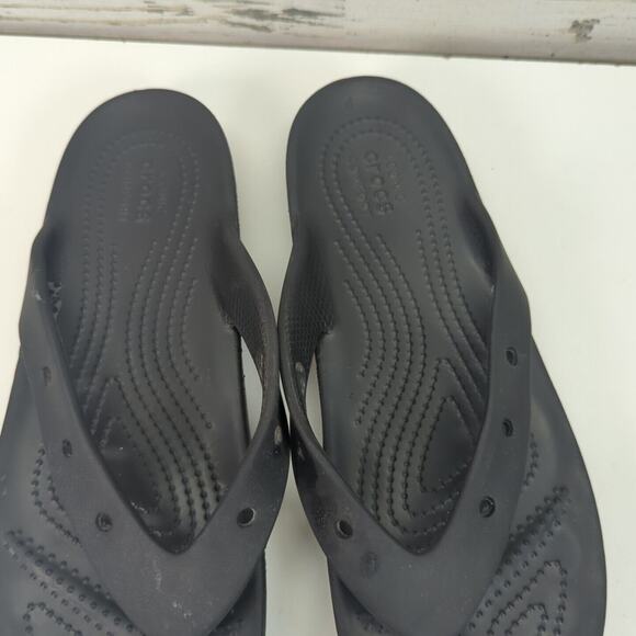 Crocs Classic Flip Flops V2 Womens Size W 10 Black Slip On Thong Beach Sandals - Picture 3 of 8